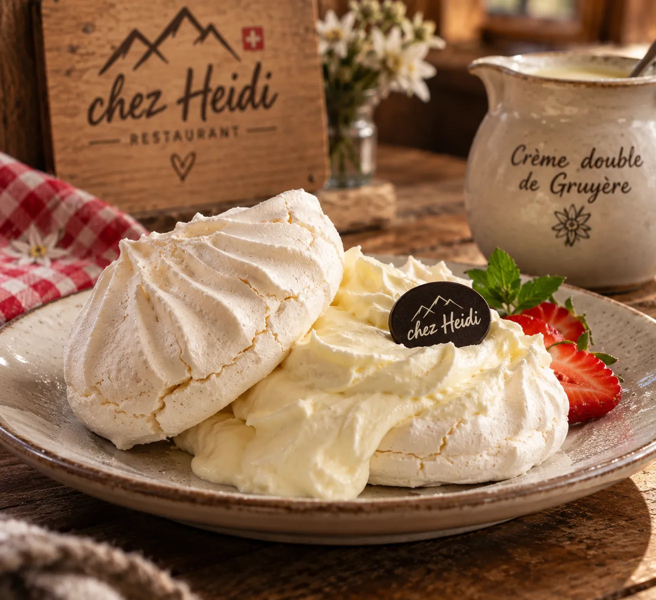 Meringues & crème double de Gruyère